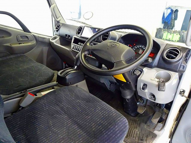 トヨタ トヨエース 小型 アルミバン TPG-XZU605(95494) 5枚目