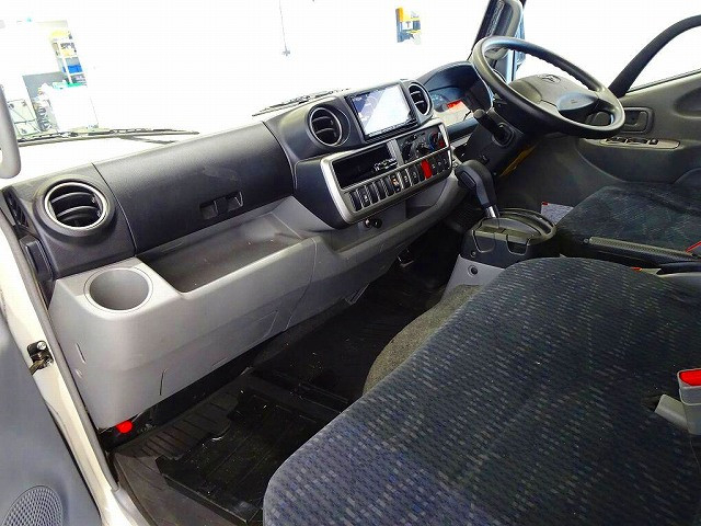 トヨタ トヨエース 小型 アルミバン TPG-XZU605(95494) 7枚目