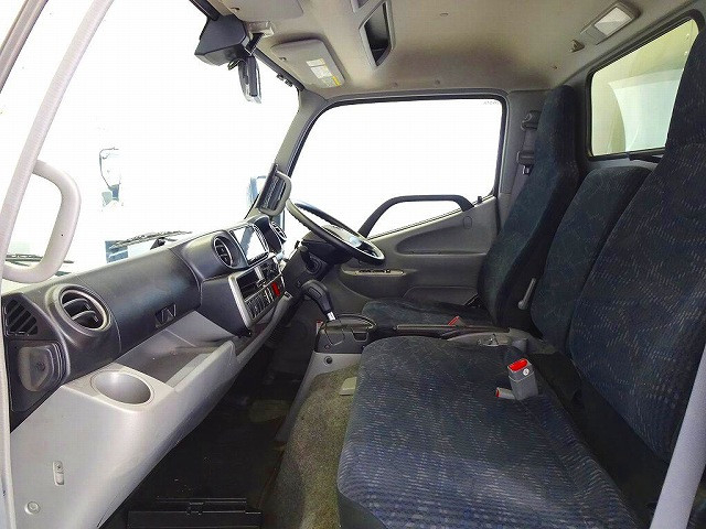 トヨタ トヨエース 小型 アルミバン TPG-XZU605(95494) 8枚目