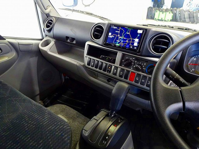 トヨタ トヨエース 小型 アルミバン TPG-XZU605(95494) 9枚目