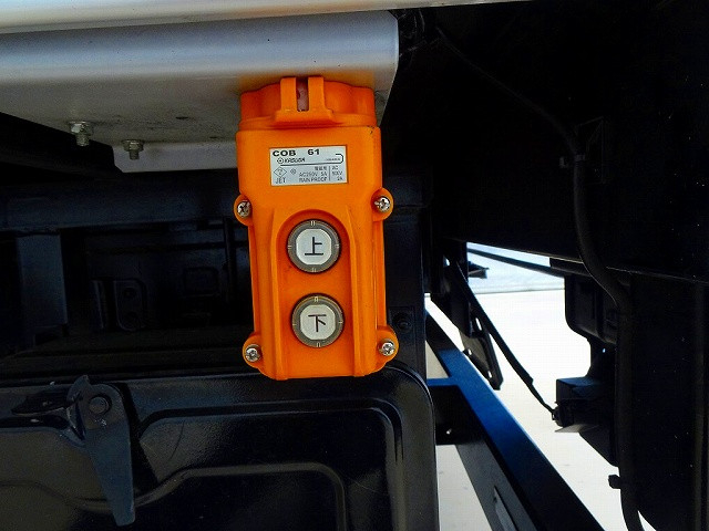 トヨタ トヨエース 小型 アルミバン TPG-XZU605(95494) 30枚目