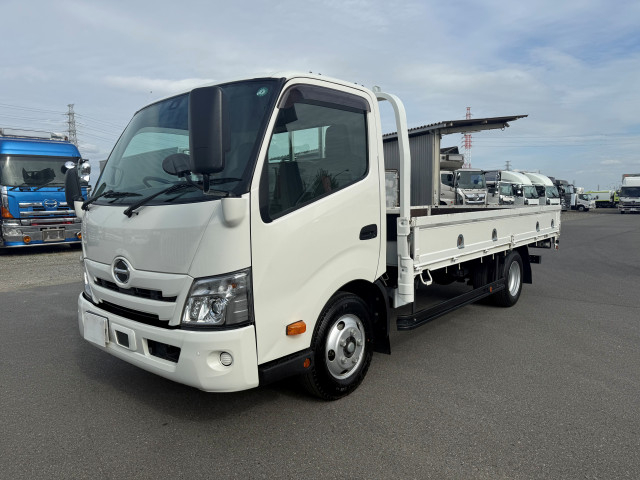 日野 デュトロ 小型 平ボディ 2RG-XZC710M(95503) 1枚目