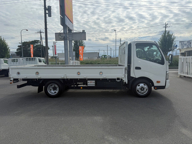 日野 デュトロ 小型 平ボディ 2RG-XZC710M(95503) 4枚目