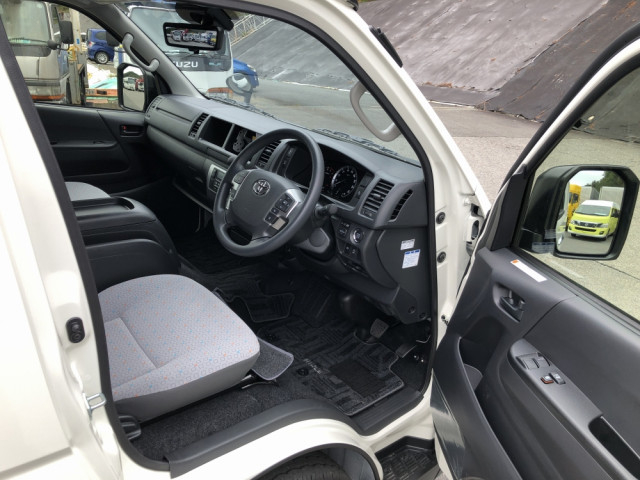 トヨタ 小型 バス 3DF-GDH223B(95504) 4枚目