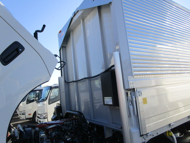 日野 デュトロ 小型 アルミウィング 2KG-XZU710M(95506) 11枚目