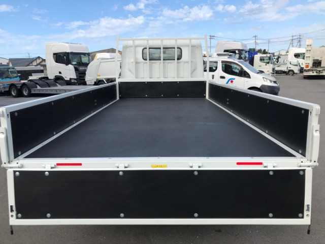 三菱ふそう キャンター 小型 平ボディ 2RG-FEB50(95515) 6枚目