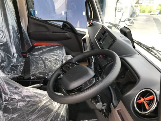 三菱ふそう キャンター 小型 平ボディ 2RG-FEB50(95515) 7枚目