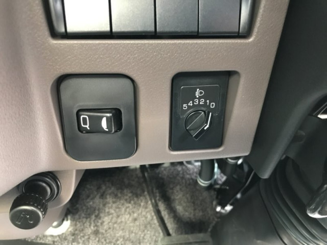 三菱ふそう キャンター 小型 平ボディ 2RG-FEB50(95515) 14枚目