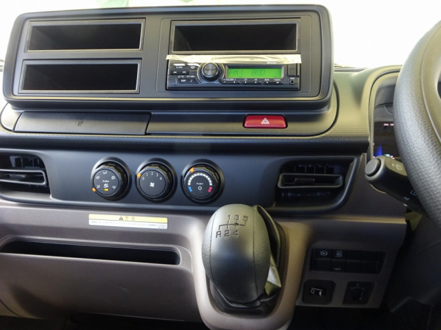 三菱ふそう キャンター 小型 車載専用車 2PG-FEB90(95516) 34枚目