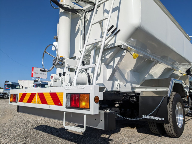 三菱ふそう ファイター 中型 バルク車 2KG-FK62F(95518) 7枚目