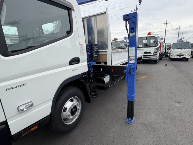三菱ふそう キャンター 小型 クレーン付き 2PG-FEB90(95538) 17枚目