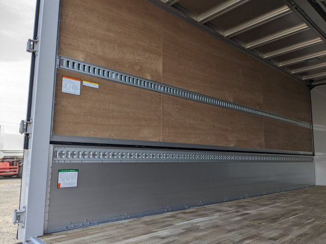 UDトラックス（日産） コンドル 中型 アルミウィング 2RG-BRR90T2(95550) 19枚目