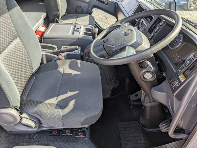 UDトラックス（日産） コンドル 中型 アルミウィング 2RG-BRR90T2(95550) 37枚目