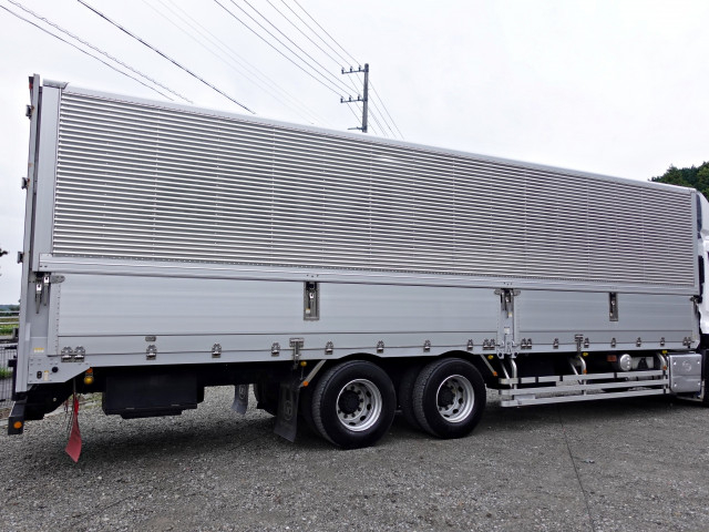 UDトラックス（日産） クオン 大型 アルミウィング 2PG-CD5CA(95557) 6枚目