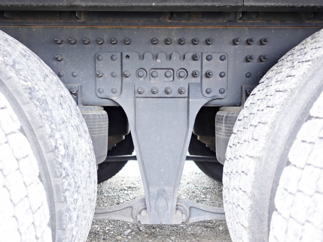 UDトラックス（日産） クオン 大型 アルミウィング 2PG-CD5CA(95557) 17枚目