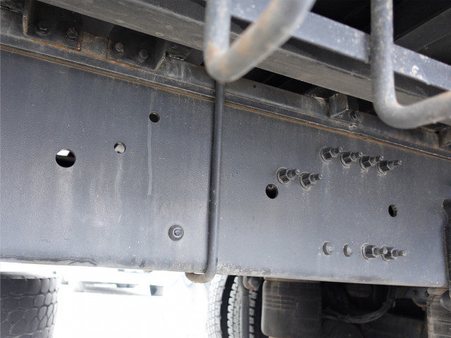 UDトラックス（日産） クオン 大型 アルミウィング 2PG-CD5CA(95557) 18枚目