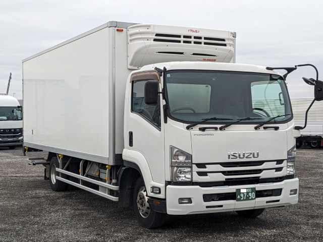 いすゞ フォワード 中型 冷凍冷蔵バン TKG-FRR90S2(95561) 3枚目