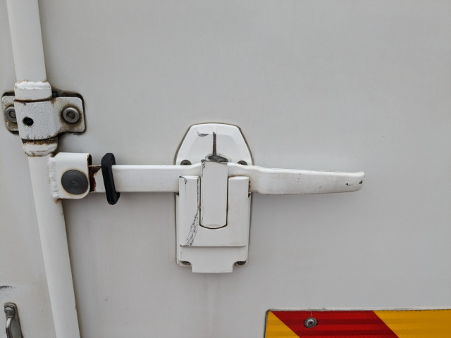 いすゞ フォワード 中型 冷凍冷蔵バン TKG-FRR90S2(95561) 7枚目