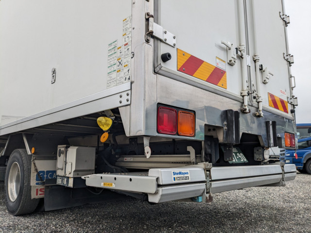 いすゞ フォワード 中型 冷凍冷蔵バン TKG-FRR90S2(95561) 9枚目