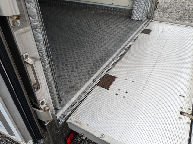 いすゞ フォワード 中型 冷凍冷蔵バン TKG-FRR90S2(95561) 13枚目