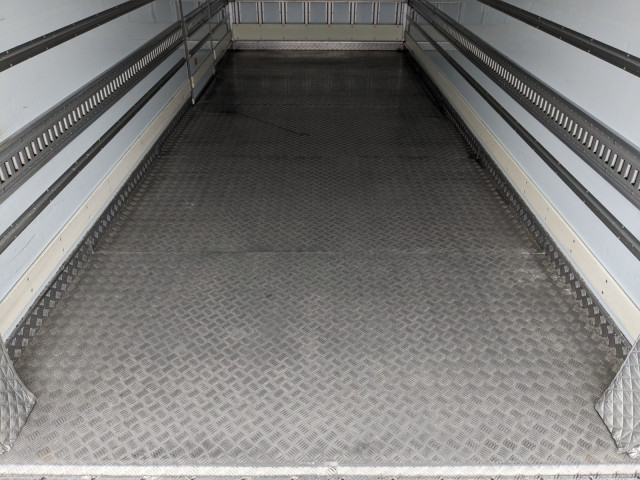 いすゞ フォワード 中型 冷凍冷蔵バン TKG-FRR90S2(95561) 16枚目