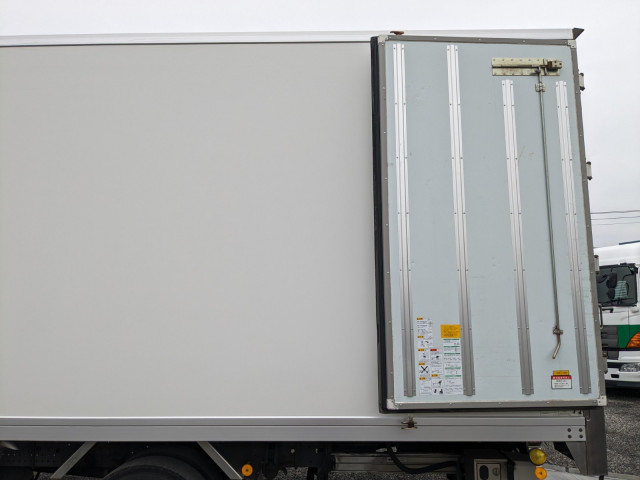 いすゞ フォワード 中型 冷凍冷蔵バン TKG-FRR90S2(95561) 25枚目