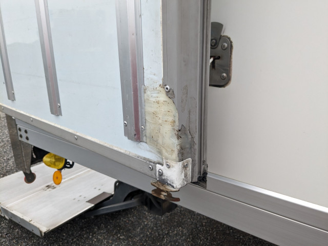 いすゞ フォワード 中型 冷凍冷蔵バン TKG-FRR90S2(95561) 34枚目