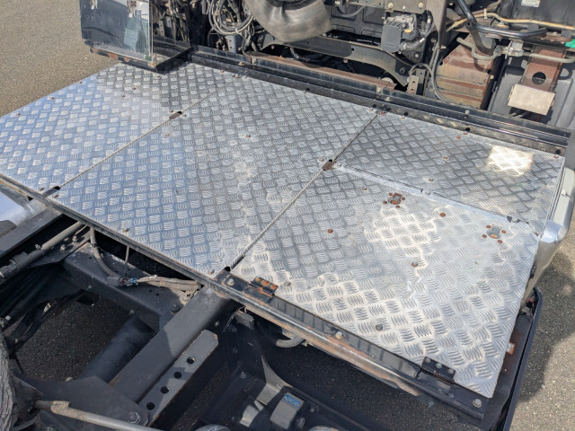 UDトラックス（日産） クオン 大型 トラクタ（シングル） QKG-GK6XAD(95562) 13枚目