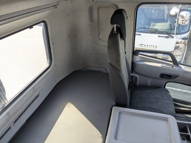 UDトラックス（日産） クオン 大型 トラクタ（シングル） QKG-GK6XAD(95562) 26枚目