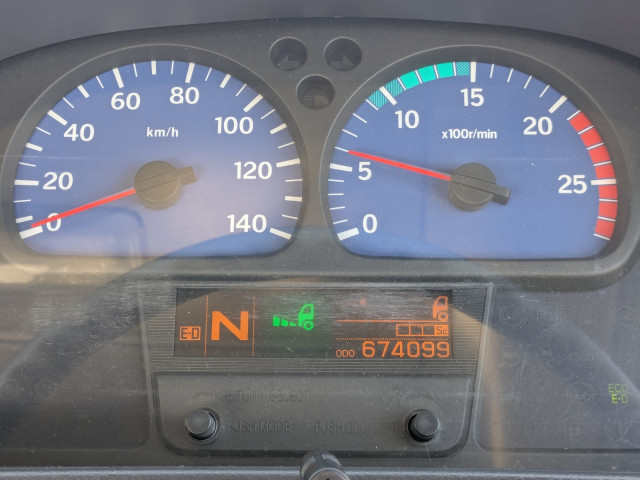 UDトラックス（日産） クオン 大型 トラクタ（シングル） QKG-GK6XAD(95562) 28枚目