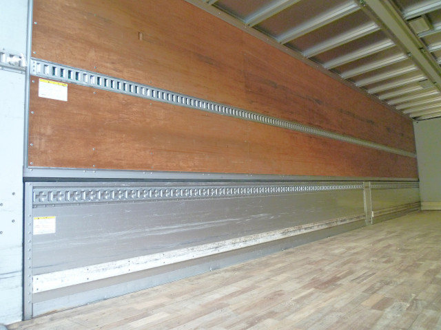 UDトラックス（日産） クオン 大型 アルミウィング 2PG-CG5CA(95564) 14枚目