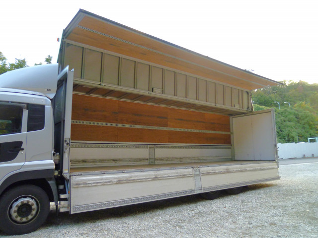 UDトラックス（日産） クオン 大型 アルミウィング 2PG-CG5CA(95564) 17枚目