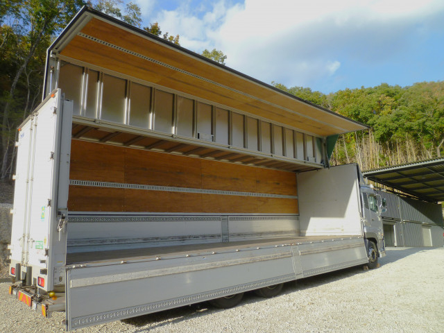 UDトラックス（日産） クオン 大型 アルミウィング 2PG-CG5CA(95564) 19枚目