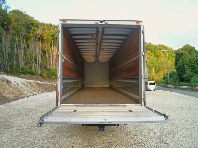 UDトラックス（日産） クオン 大型 アルミウィング 2PG-CG5CA(95564) 21枚目