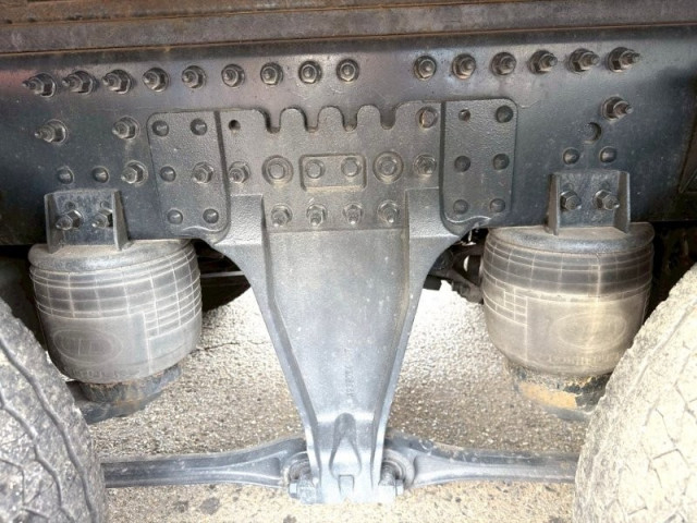 UDトラックス（日産） クオン 大型 平ボディ 2PG-CG5CE(95565) 6枚目