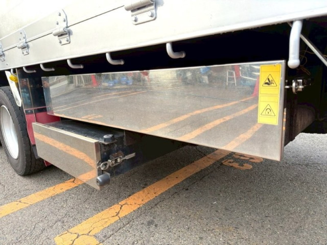 UDトラックス（日産） クオン 大型 平ボディ 2PG-CG5CE(95565) 12枚目