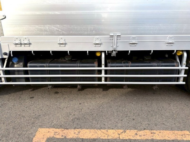 UDトラックス（日産） クオン 大型 平ボディ 2PG-CG5CE(95565) 15枚目