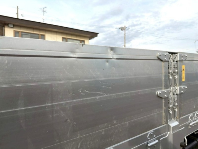 UDトラックス（日産） クオン 大型 平ボディ 2PG-CG5CE(95565) 16枚目