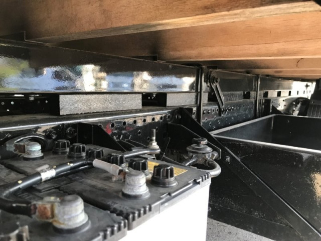 いすゞ エルフ 小型 平ボディ TRG-NPR85AR(95568) 25枚目