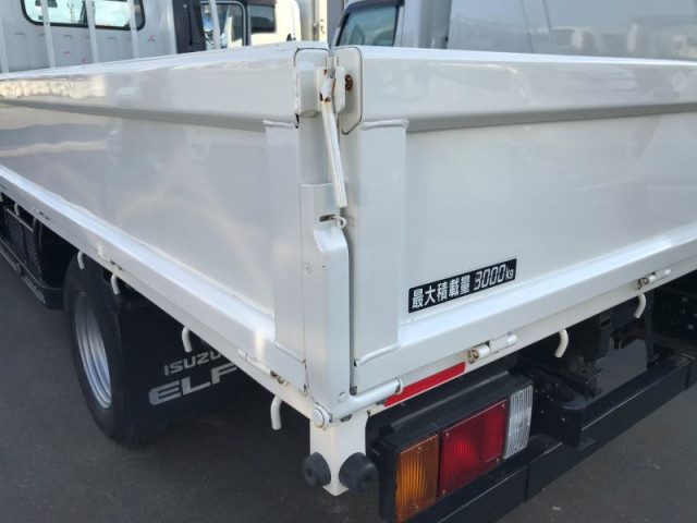 いすゞ エルフ 小型 平ボディ TRG-NPR85AR(95568) 33枚目
