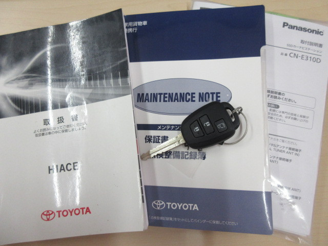 トヨタ ハイエース 小型 アルミバン CBA-TRH214W(95569) 5枚目