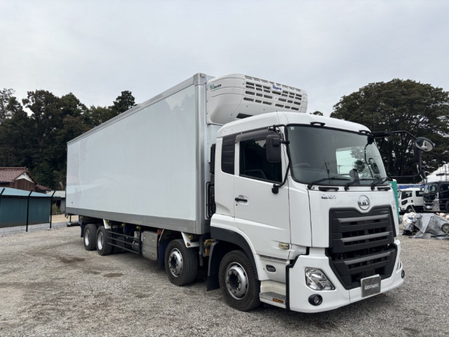 UDトラックス（日産） クオン 大型 冷凍冷蔵バン 2PG-CG5CA(95574) 2枚目