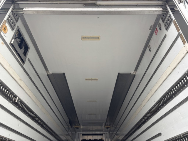 UDトラックス（日産） クオン 大型 冷凍冷蔵バン 2PG-CG5CA(95574) 17枚目