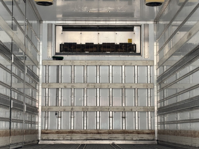 UDトラックス（日産） クオン 大型 冷凍冷蔵バン 2PG-CG5CA(95574) 18枚目