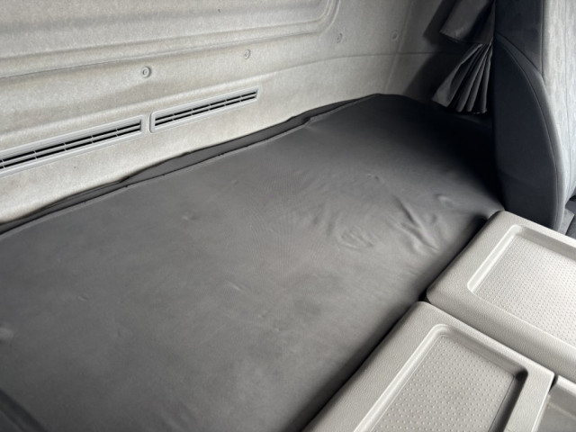 UDトラックス（日産） クオン 大型 冷凍冷蔵バン 2PG-CG5CA(95574) 39枚目