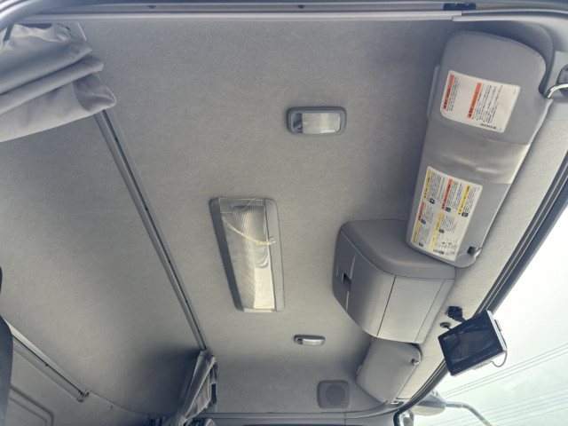 UDトラックス（日産） クオン 大型 冷凍冷蔵バン 2PG-CG5CA(95574) 40枚目