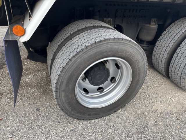 UDトラックス（日産） クオン 大型 冷凍冷蔵バン 2PG-CG5CA(95574) 46枚目