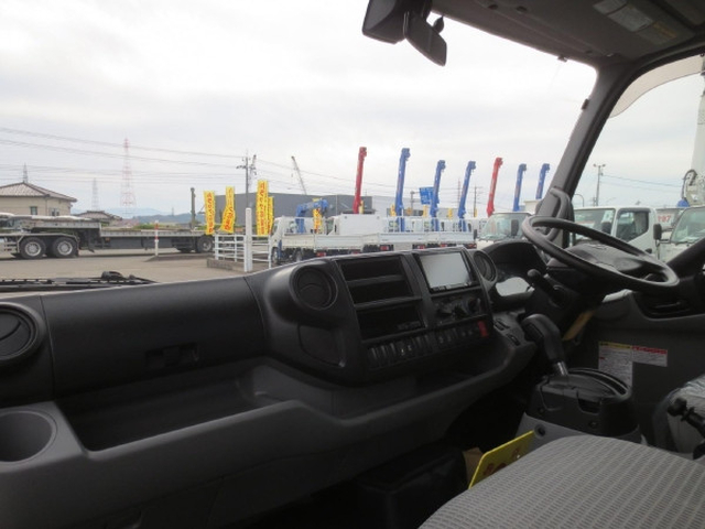 日野 デュトロ 小型 クレーン付き TPG-XZU700M(95575) 16枚目