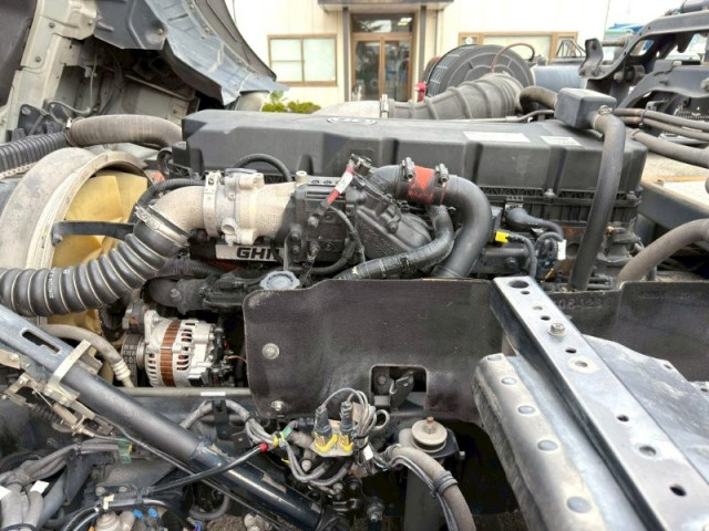 UDトラックス（日産） クオン 大型 トラクタ（シングル） 2PG-GK5AAB(95586) 12枚目