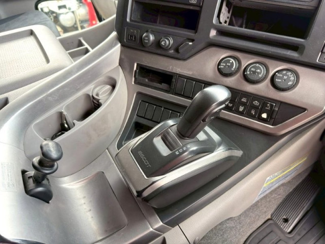 UDトラックス（日産） クオン 大型 トラクタ（シングル） 2PG-GK5AAB(95586) 17枚目